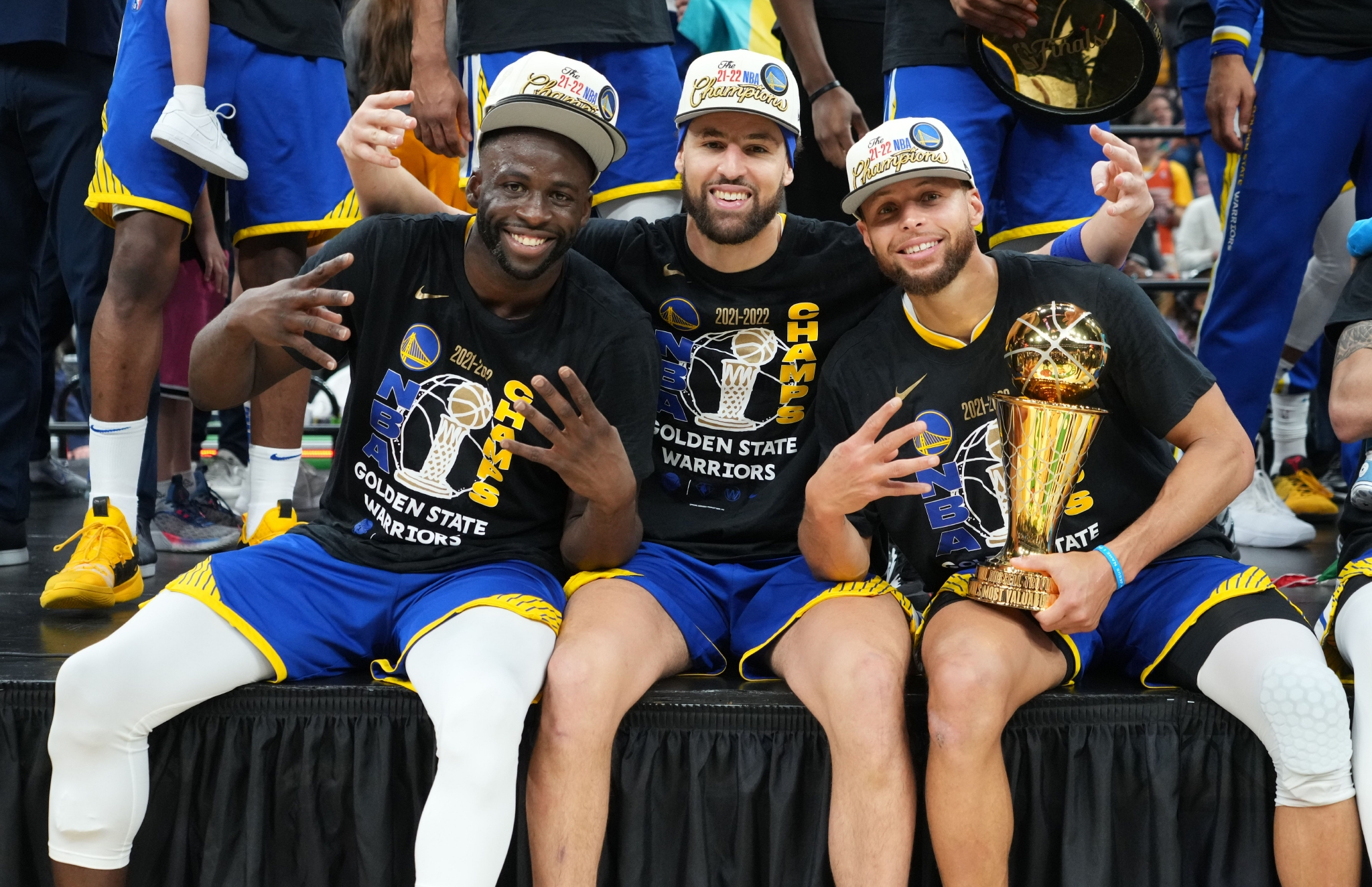 库里三巨头联手，76人得分突破，绝杀战胜冲击季后赛！